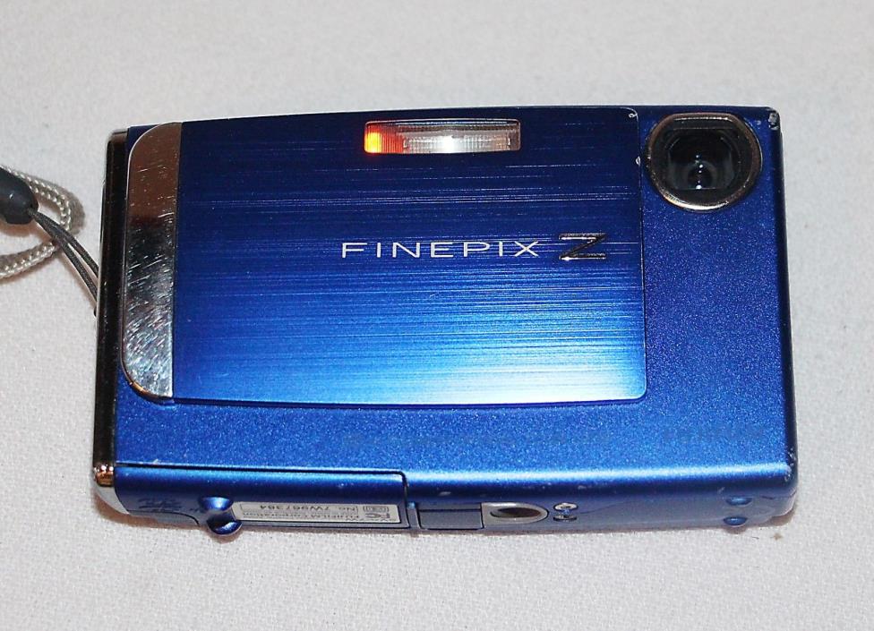 Fujifilm FinePix Z Series Z10fd 7.2MP Digital Camera - Wave blue with usb cable,