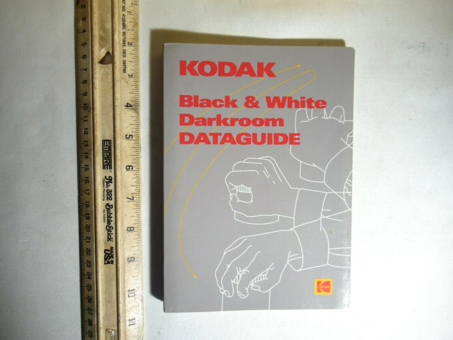 Kodak Black & White Darkroom Dataguide 1988 8289092 VG Cond No Writing