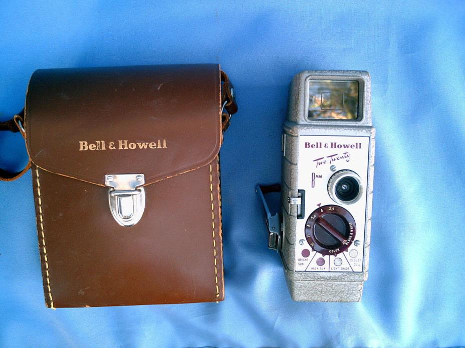 VINTAGE Belle & Howell Kodachrome 25 Two Twenty Home Movie Film Camera w/Case