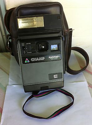 Vintage Kodamatic Champ Instant Camera w/Felt-lined Carrying Case