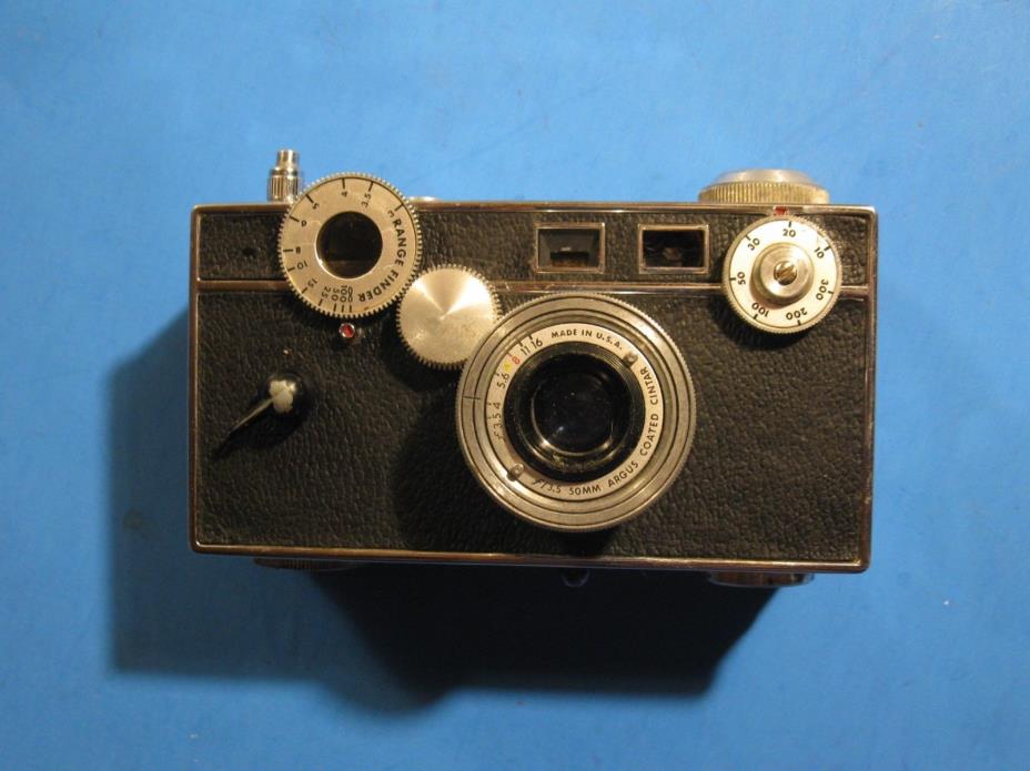 Argus C3 Brick 35mm Rangefinder Film Camera 1942 Very Nice