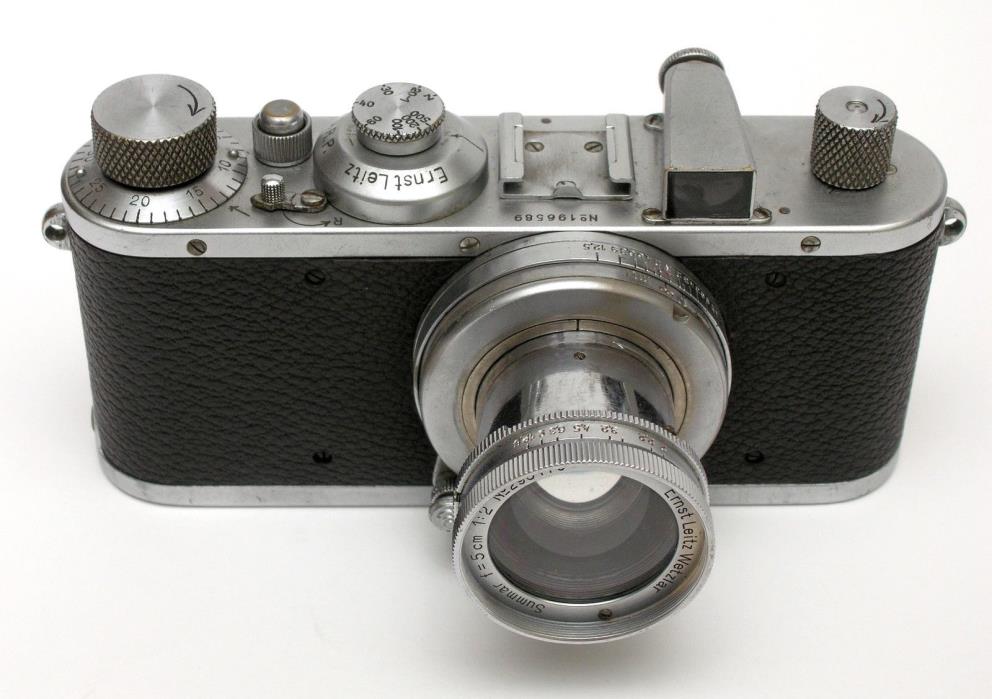 LEICA STANDARD I / MODEL C (1936) WITH STRANGE CHROME RIM 5cm SUMMAR (1936)