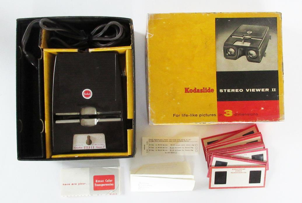 Vintage 1950's Kodak Kodaslide 3D Stereo Viewer II Bakelite Case + Box & Slides