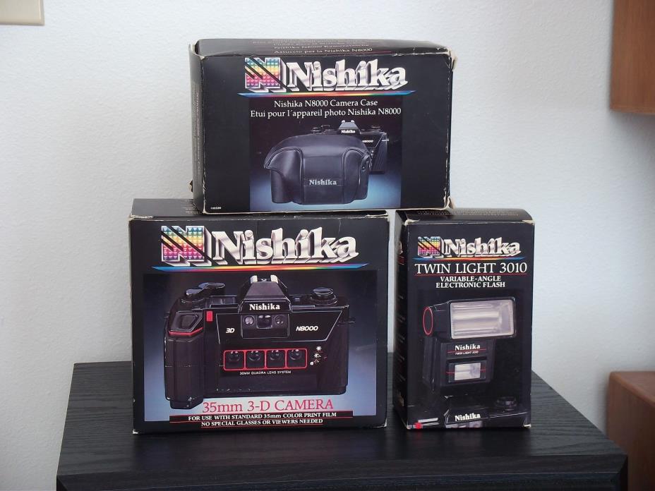 Nishika N8000 3-D Camera with Flash and Case in Great Condition