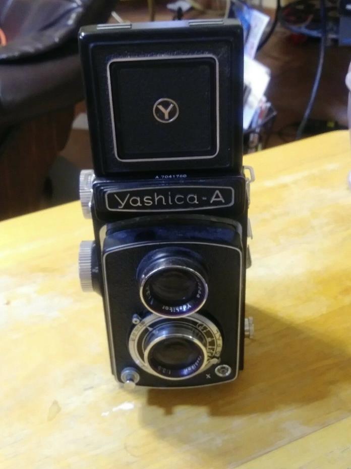 Yashica A TLR Twin Lens Reflex 6x6 Medium format Camera