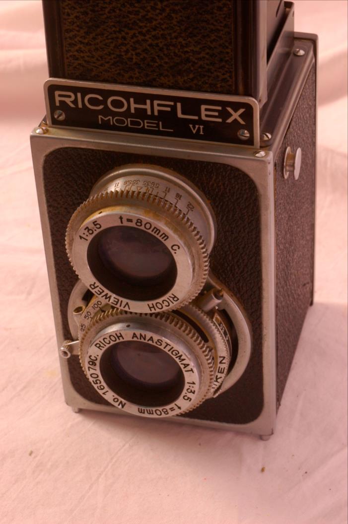 Ricohflex model 6 twin lens camera as is with case