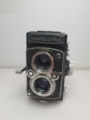 Yashica-Mat  Copal-MXV Film Camera