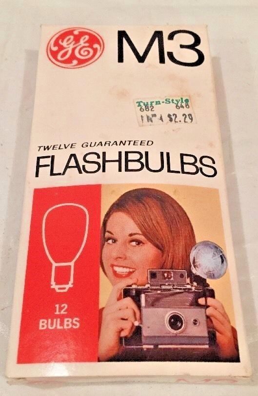 VINTAGE...G.E. M3 FLASH BULBS IN ORIGINAL BOX...BOX OF 11