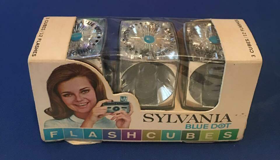 Vintage Sylvania Blue Dot Flashcubes NIB 3 cubes/12 flashes