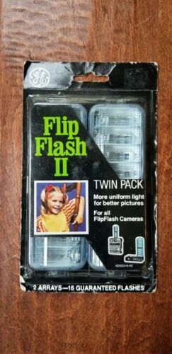 Vtg GE FlipFlash II Twin Pack Flip Flash Bulbs SEALED 2 Arrays Camera Accessory