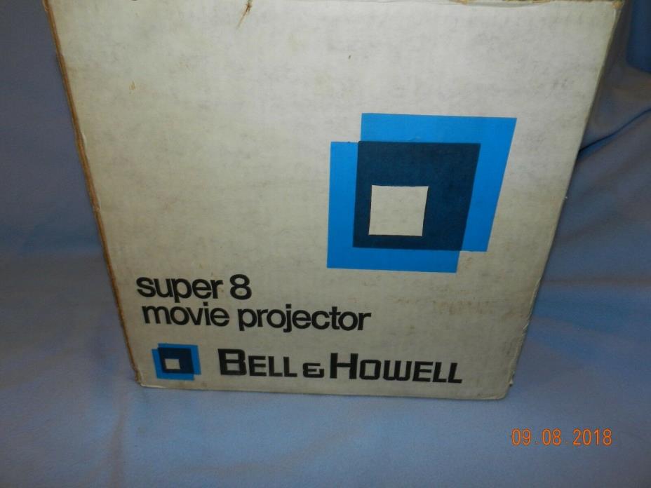 VINTAGE BELL AND HOWELL SUPER 8 MM MOVIE PROJECTOR 357A