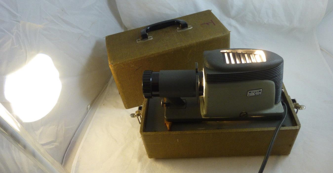 Vintage Argus 200 Slide Projector Model 200 w/Hard Case