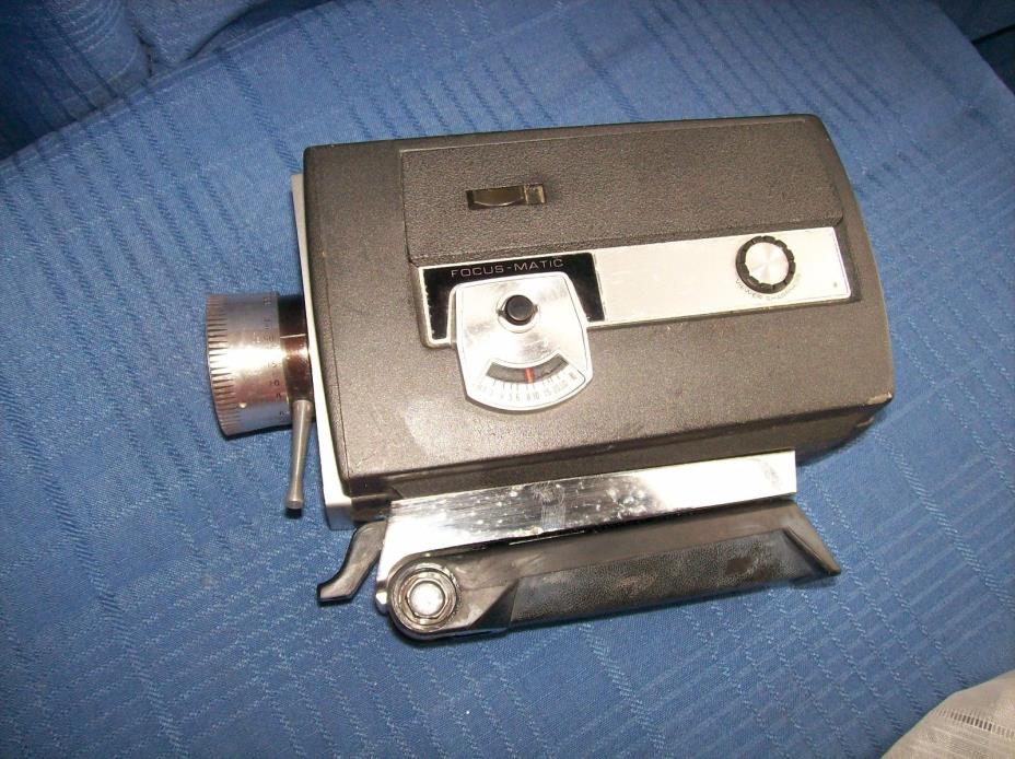 BELL and HOWELL Vintage AUTO LOAD~MOVIE CAMERA~8 mm Model 436~portable