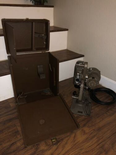 Revere Eight Projector Model 85 8mm Vintage W/ Case And Two Working Bulbs(tested