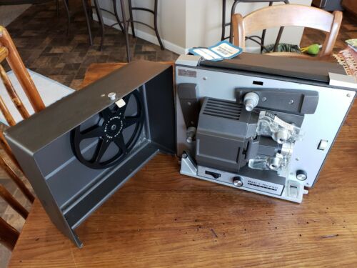 WORKING VINTAGE BELL & HOWELL SUPER 8 AUTOLOAD FILM MOVIE PROJECTOR, MODEL 356