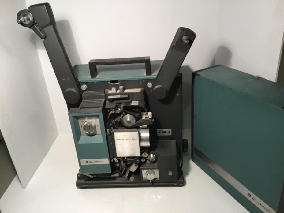 Vintage Bell & Howell Filmosound 16mm Sound Projector, Model 1552 B