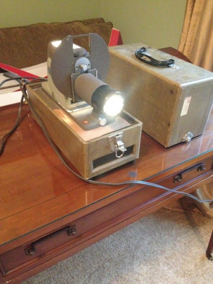 Vintage Argus 200 Portable Slide Projector Viewer with Case Works Great