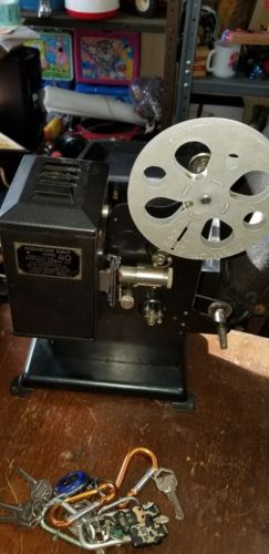 ANTIQUE KODASCOPE EIGHT MODEL 40 PROJECTOR WITH BOX WORKS