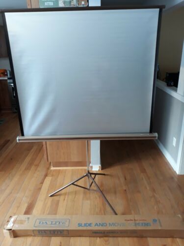 VINTAGE DA-LITE SILVER PACER 50 X 50 MOVIE & SLIDE PROJECTION SCREEN RETRACTABLE