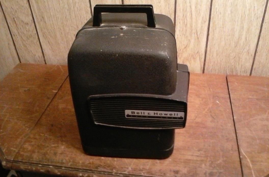 VINTATGE BELL AND HOWELL AUTO LOAD 256 PROJECTOR