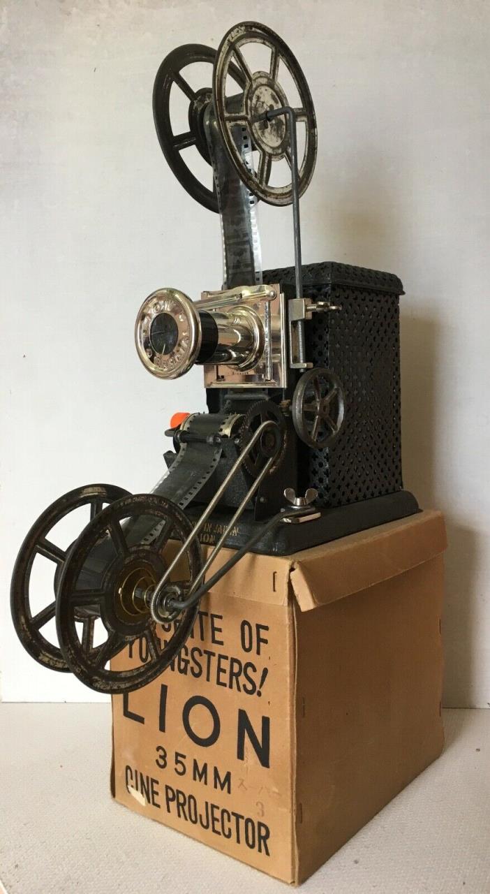 RARE 35mm hand crank LION PROJECTOR w BOX Japanese vintage 1930s silent film