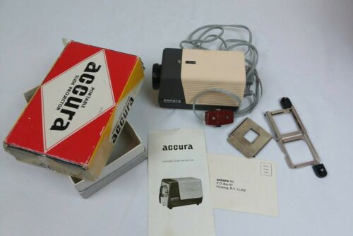 Accura Portable Slide Projector - Vintage