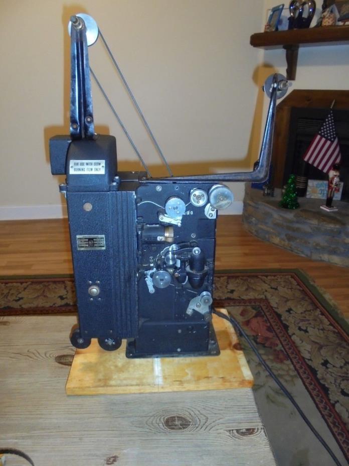 RCA MI-1340-A PROJECTOR MADE FOR MILLS COMPANY