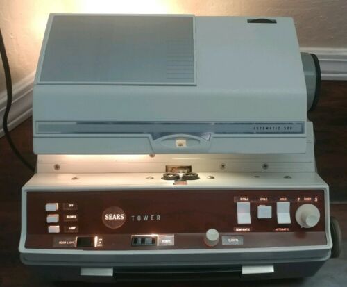 VINTAGE SEARS TOWER AUTOMATIC 500 - MODEL 9885 SLIDE PROJECTOR