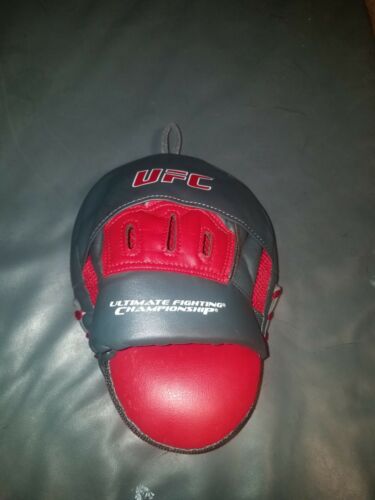 UFC Ultimate Fighting Championship  Practice Sparring Pad Glove high quality