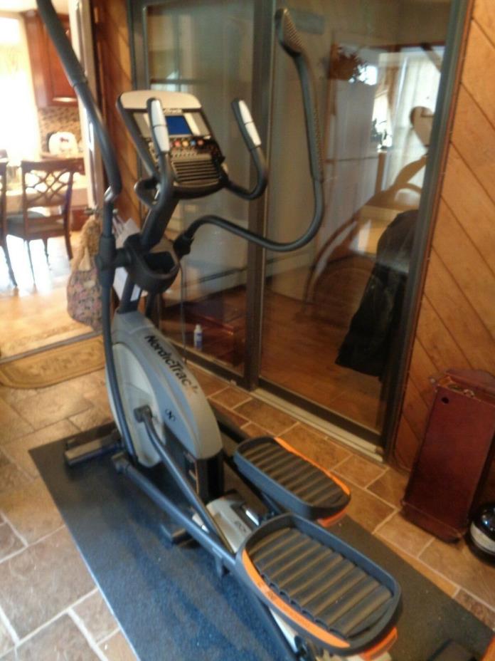 Nordic track elliptical SUPER CONDITION LOCAL PICK UP ONLY