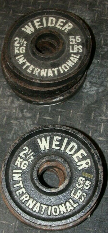 2 VINTAGE WEIDER INTERNATIONAL OLYMPIC WEIGHT PLATES 2 1/2 KG 5 1/2 LBS =11Lbs