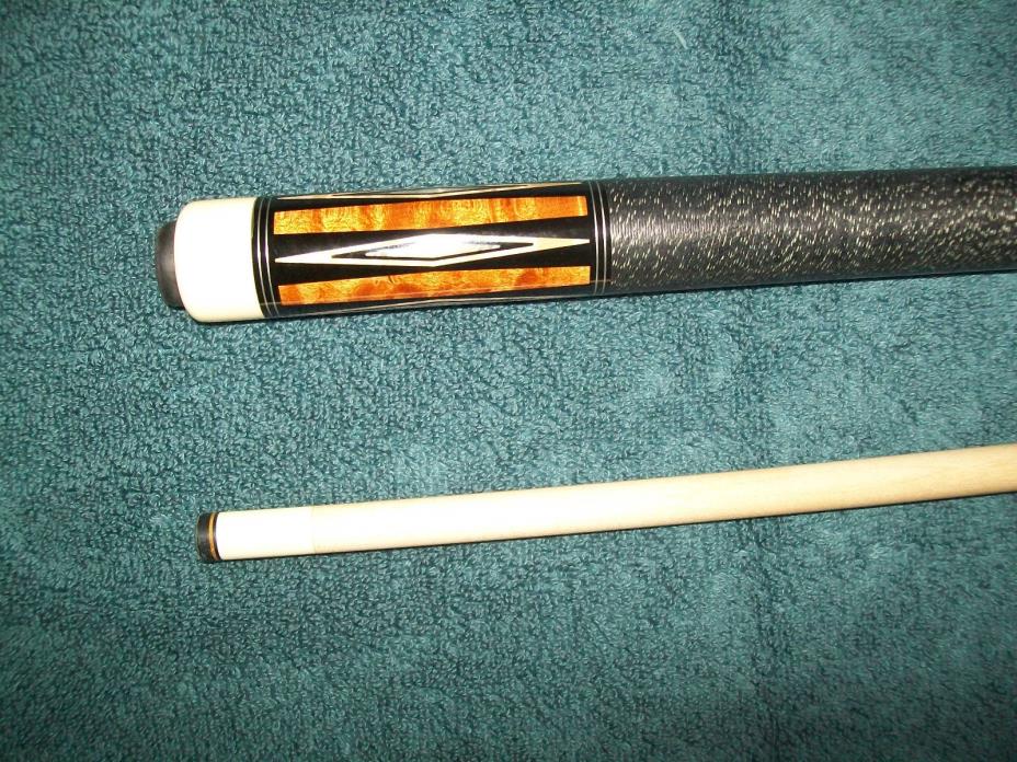 Custom Pechauer professional cue series P 11 – F with signature