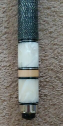 McDermott Pool Cue S25 / White Pearl Inlays with with case