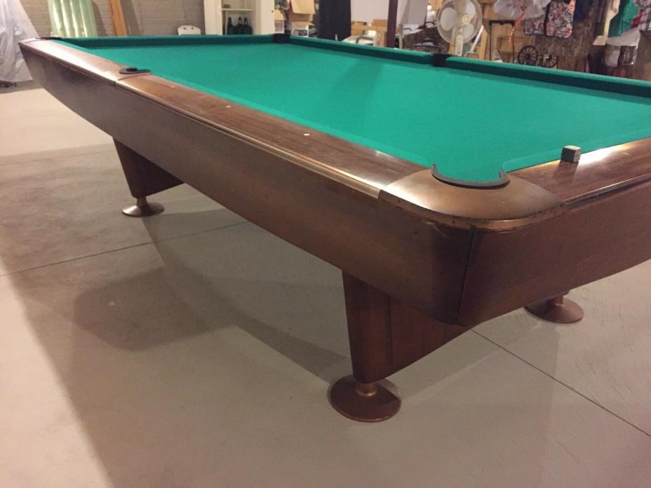 Vintage Brunswick 9’ Gold Crown III Pool Table - Recently replaced Cloth