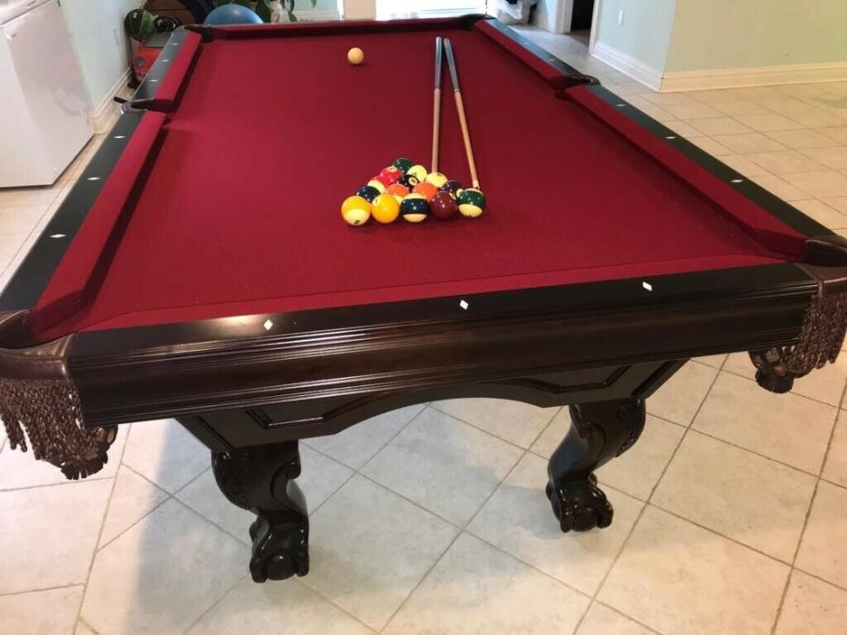 Brunswick Avalon II made in America pool table great condition with accessories.