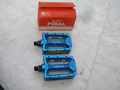 KKT 1/2 BLUE NOS PEDALS BMX RACING FREESTYLE CRUISER VINTAGE BICYCLE