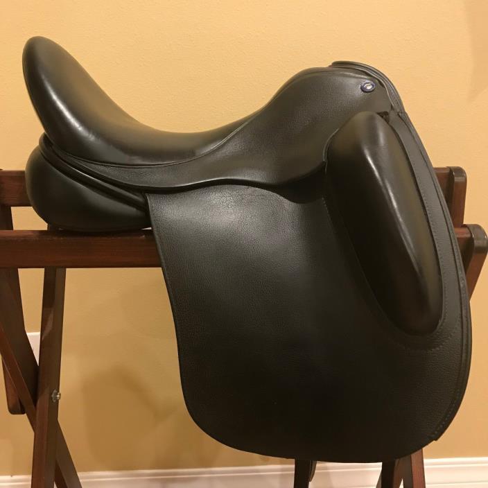 Lovely Dresch Monoflap Dressage Saddle in Beautiful Condition
