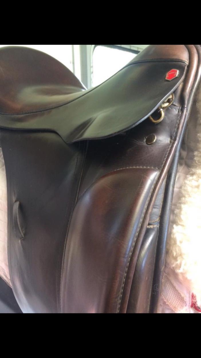 Albion Dressage Saddle 17in
