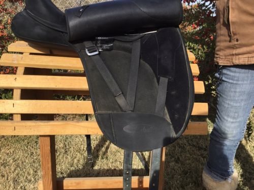 Wintec Isabell Dressage Saddle. LIKE NEW! Black/ 18” FREE SHIP IN USA