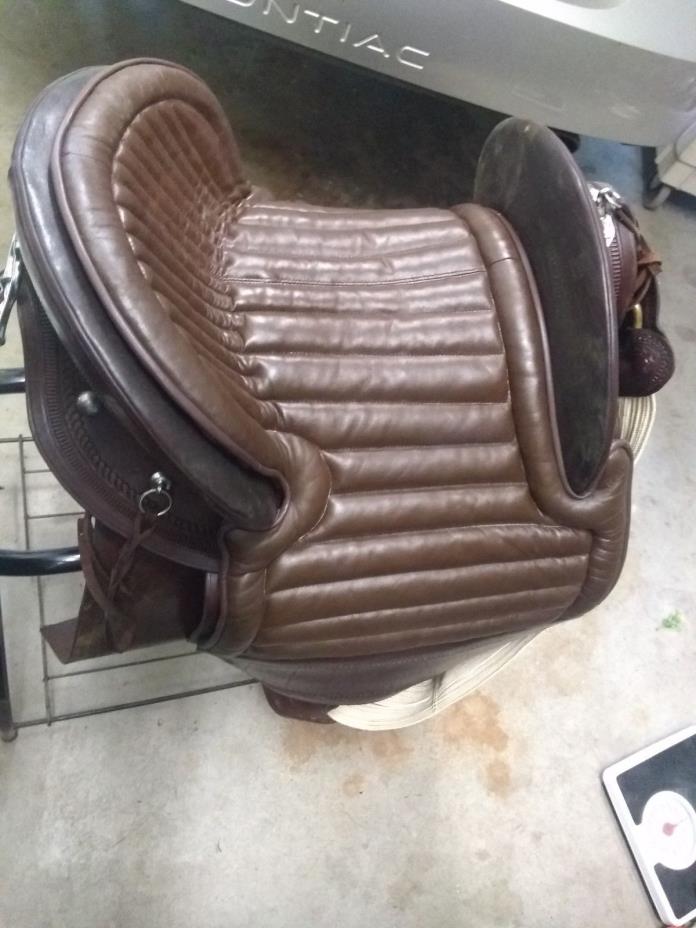 Peruvian show saddle