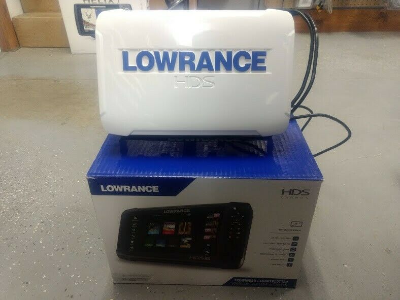 Lowrance carbon 9, with structure scan transducer, dealer demo