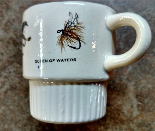 Small fly fishing lures coffee cup McGinty Royal Coachman Queen Of Waters ??????