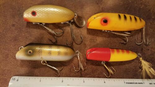 Lot of 4 Vintage MISC Plastic Lures, unknown unmarked GOOD USED CONDITION