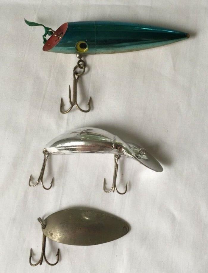 Lot 3 Vintage Fishing Lures Little Cleo Wigl Lure Herters Blue Silver Fish 3984F