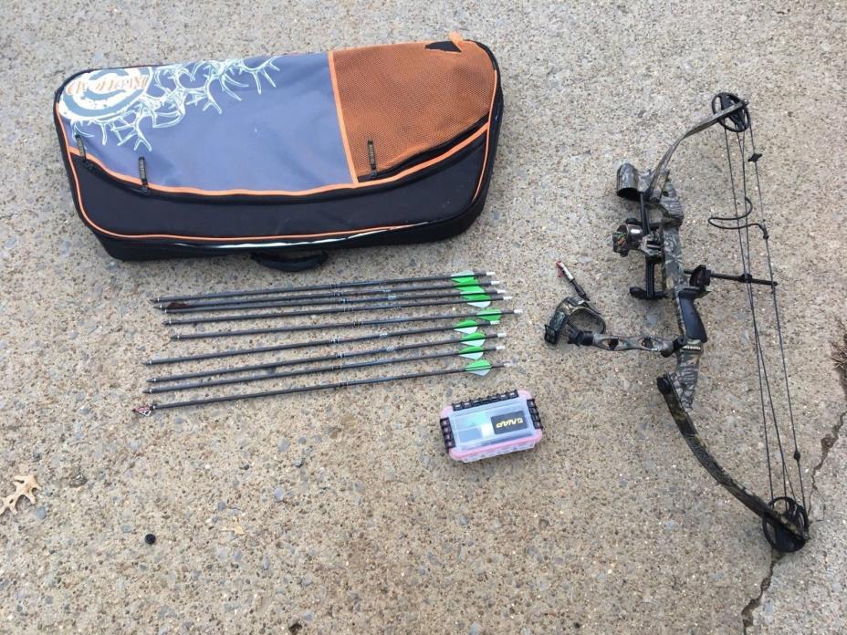 Parker Buck Hunter Right-Handed Compound Hunting Bow kit with lots of extras!!!