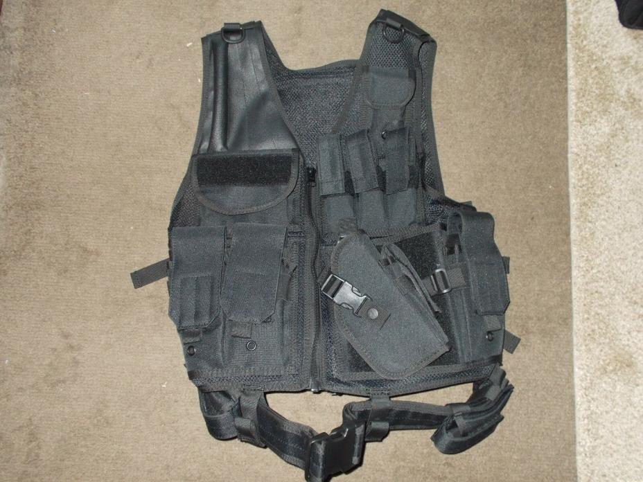 Tactical  Right Hand Vest and Mags Pouchs New, Medium.