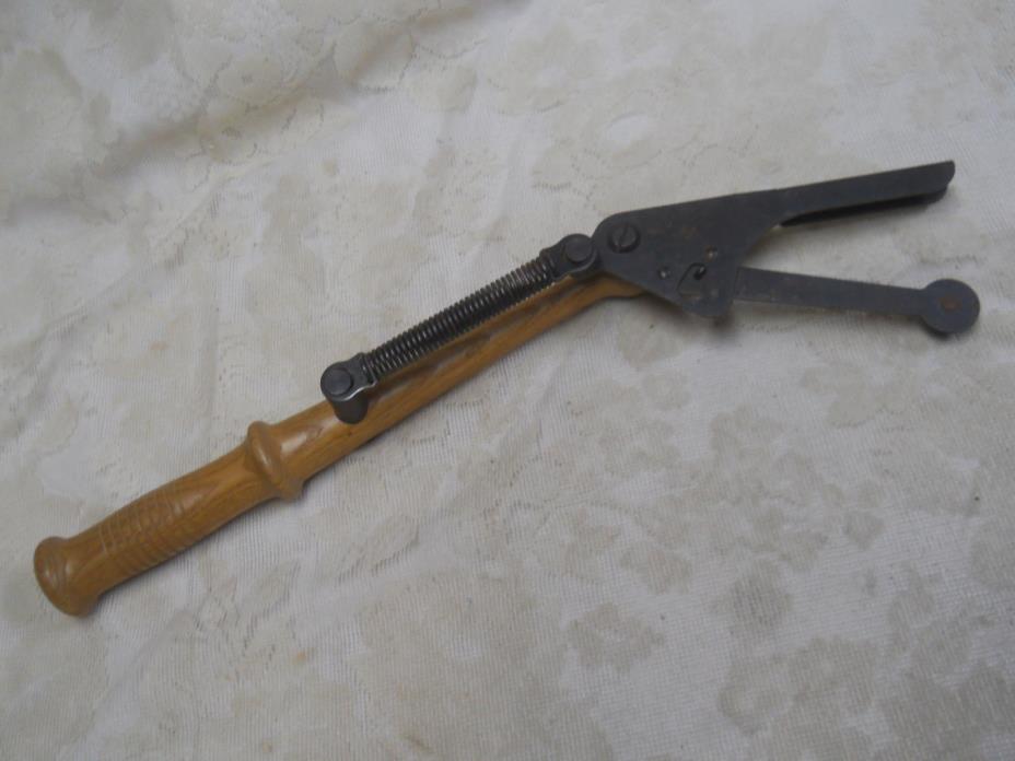 Vtg Remington Automatic Hand Trap Thrower-Wood Handle-Made in USA