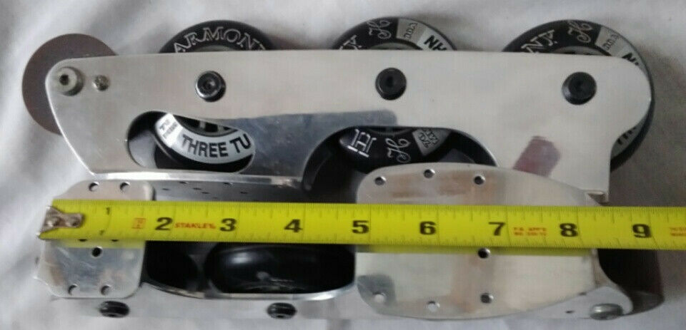 PIC Frame Set, sz 825, Abec 1, 70mm 80A Three Turn wheels, used as display only