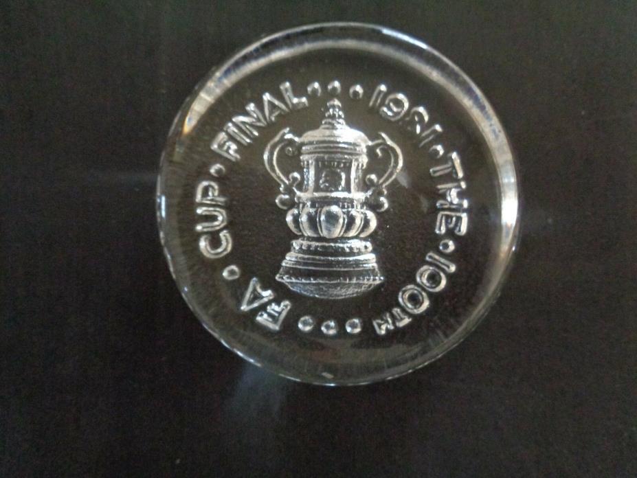 (3103) DARTINGTON 1981 COMMEMORATIVE 100TH FA CUP FINAL PAPERWEIGHT #1807/5000