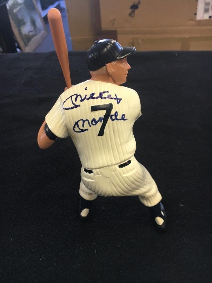 1988 Hartland Autographed Mickey Mantle Statue very rare to see one Autographed